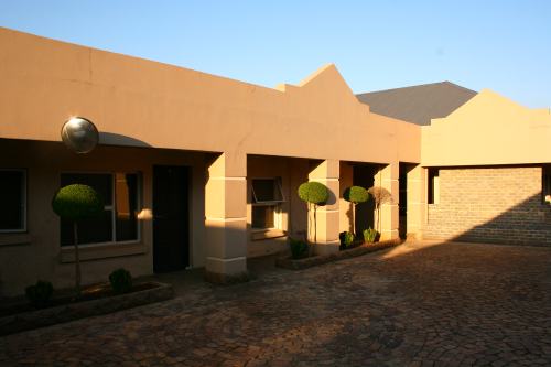 Fly Inn (2)